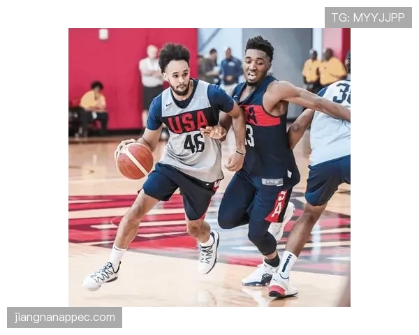 德里克·怀特利用挡拆创造投篮空间提升三分命中率明显超过球队平均水平