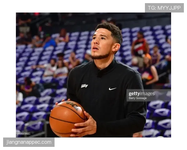 布克训练完顺手买了辆法拉利，这日子没法过了