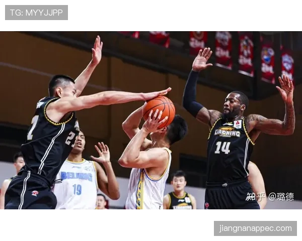 班·西蒙斯突破创造机会效率提升拉开与传统内线差距