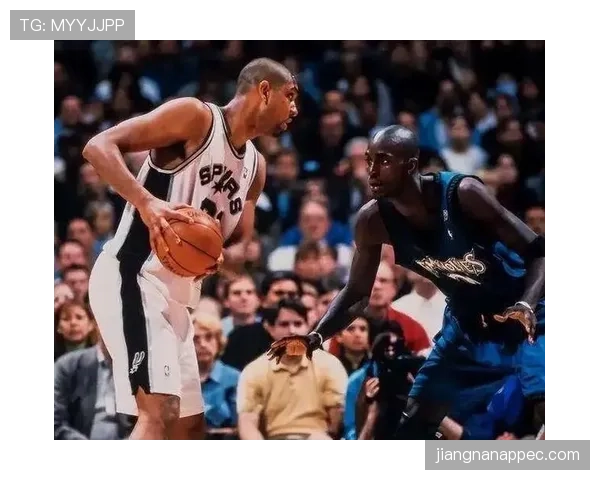 加内特抢板防守拉开与邓肯风格差距