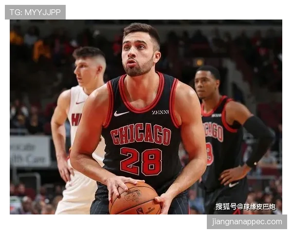 奥斯汀·里夫斯无球跑动提升三分效率，区别于其他射手砍分方式