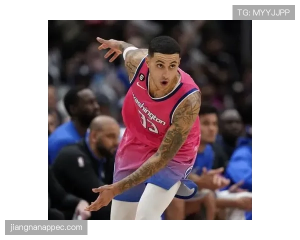 库兹马无球跑动制造空位，拉开空间效率显著提升